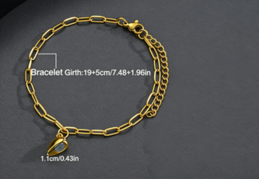 Heart-shaped magnetic couple bracelet