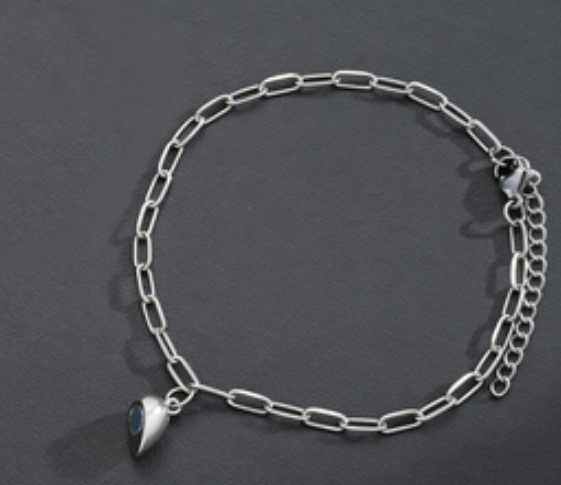 Heart-shaped magnetic couple bracelet